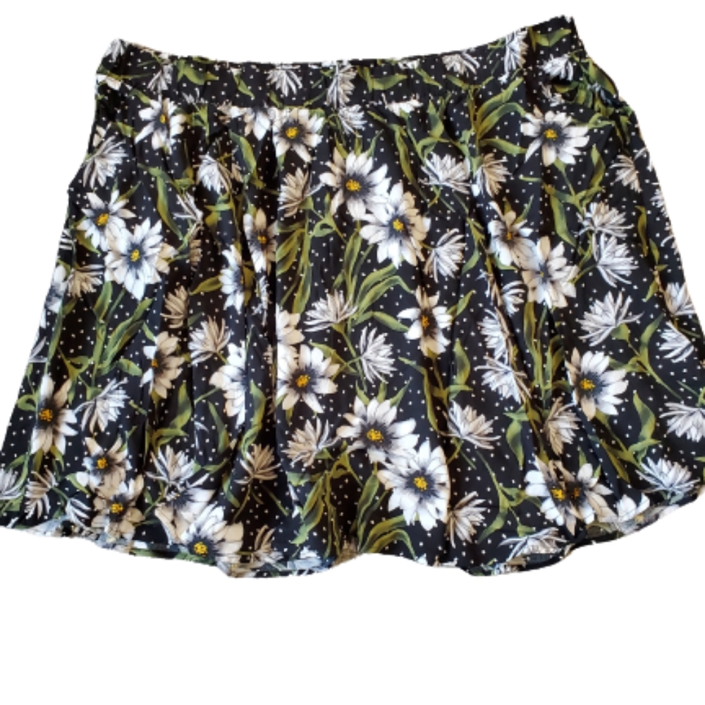 Torrid plus floral challis mini skirt, 4XL, black - Picture 4 of 10